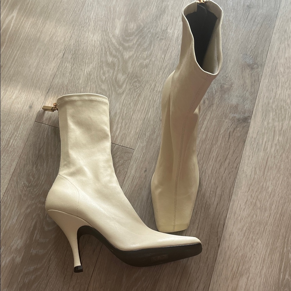 KHAITE Cream Heeled Boots